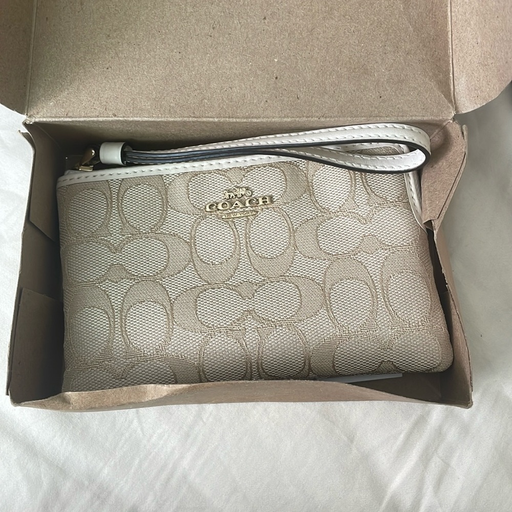Never used coach wristlet
